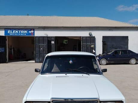 LADA (VAZ) 2107 2001