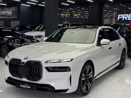 BMW i7