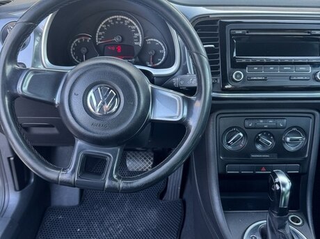 Volkswagen Beetle 2013