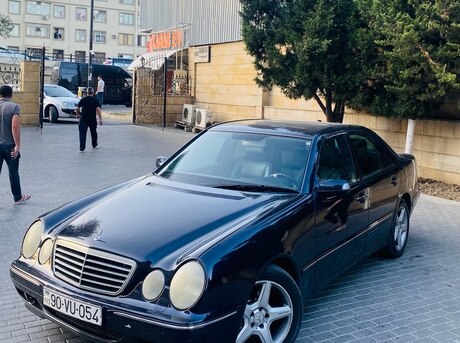 Mercedes E 240 2001