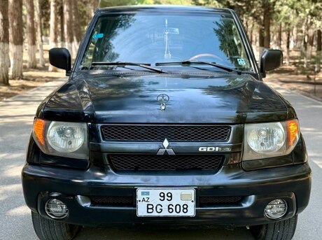 Mitsubishi Pajero io 2003