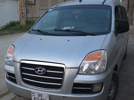 Hyundai H-1 2005