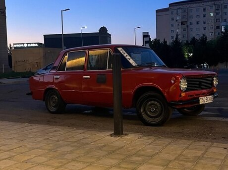 LADA (VAZ) 21011 1985