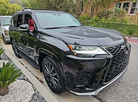 Lexus LX 600