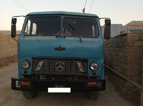 MAZ 5549