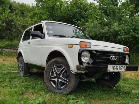 LADA (VAZ) Niva 2000