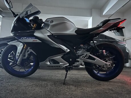 Yamaha R15M