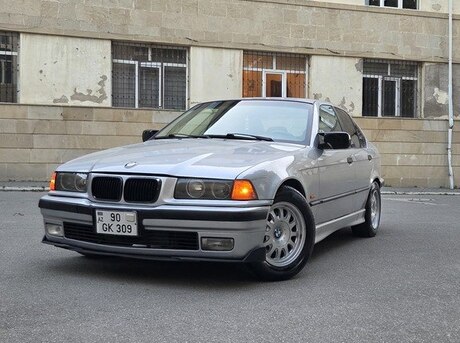BMW 320 2011