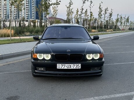 BMW 735 2000
