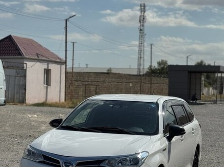 Toyota Corolla Fielder 2018