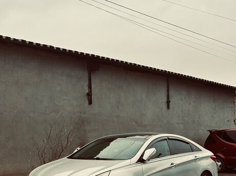 Hyundai Sonata 2011