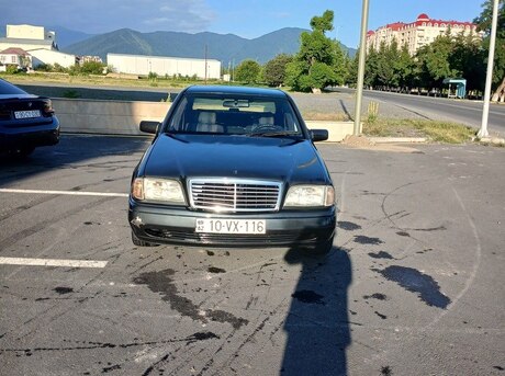 Mercedes C 180