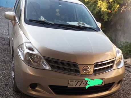 Nissan Tiida 2011