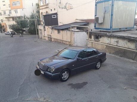Mercedes E 240 1999