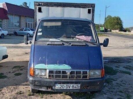 GAZ 2757 2001