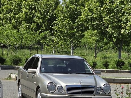 Mercedes E 240 1999