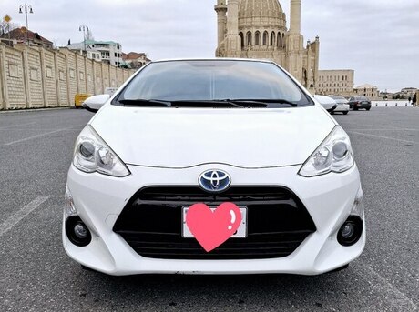 Toyota Aqua 2015