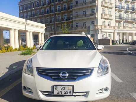 Nissan Altima 2011