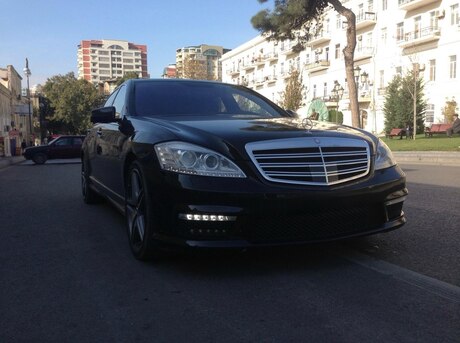 Mercedes S 550