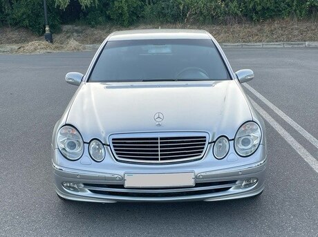 Mercedes E 240