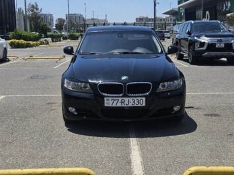 BMW 330 2011