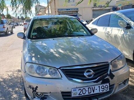 Nissan Sunny 2010