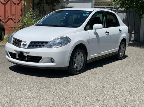 Nissan Tiida 2011