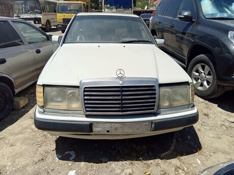 Mercedes E 200 d 1990