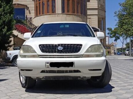 Toyota Harrier 2000