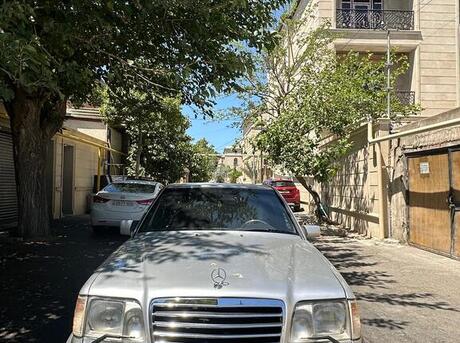 Mercedes E 220 1993