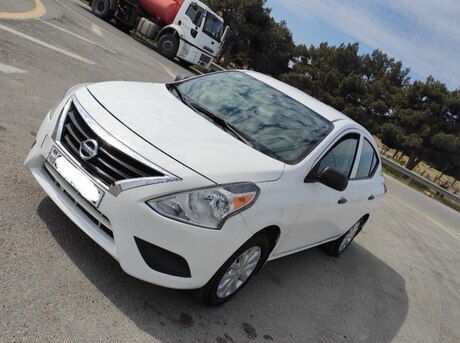 Nissan Sunny 2015