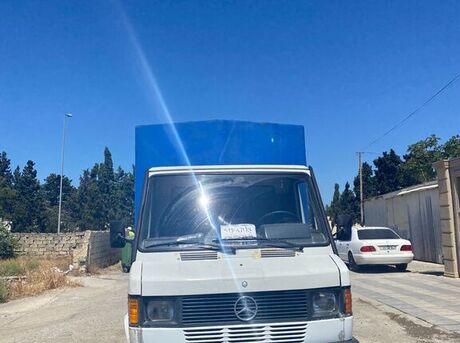Mercedes 208 D 1989