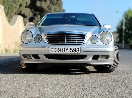 Mercedes E 270 2000