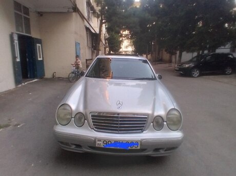 Mercedes E 240 2001