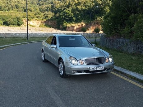 Mercedes E 240 2004