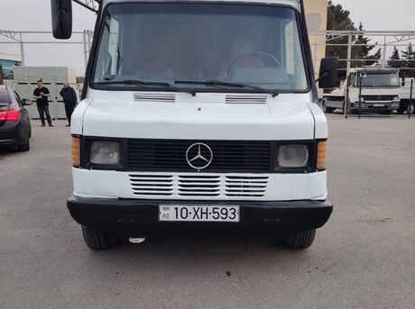 Mercedes 208 D