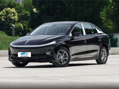 Hongqi E-QM5