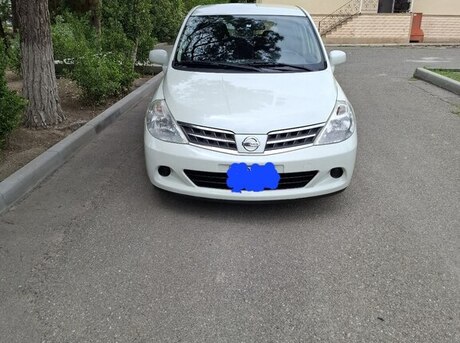 Nissan Tiida 2011