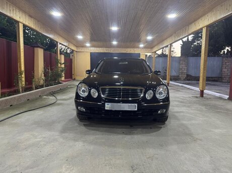 Mercedes E 240 2003