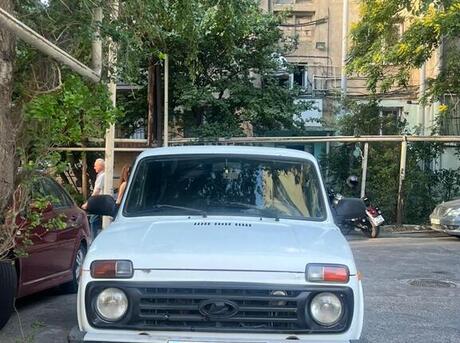 LADA (VAZ) Niva 2003
