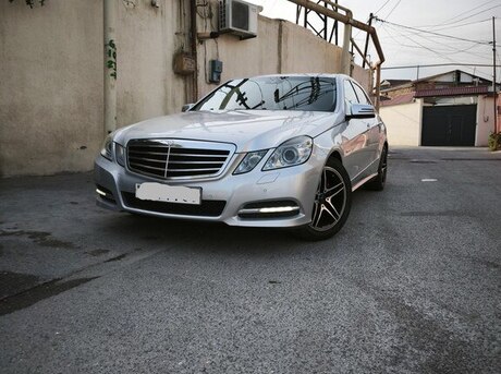 Mercedes E 200 2011