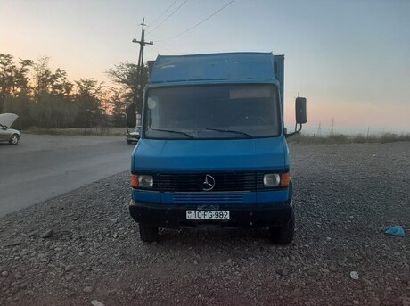 Mercedes 609 D 1987