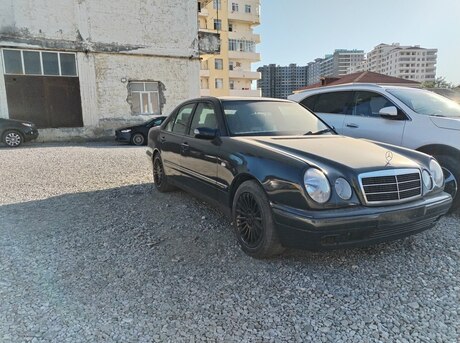 Mercedes E 280