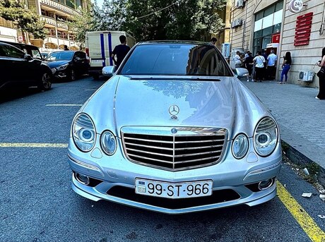 Mercedes E 270 2003