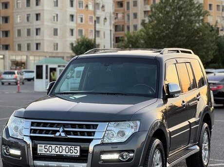 Mitsubishi Pajero 2015