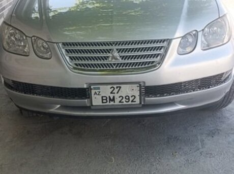 Mitsubishi Airtrek 2001