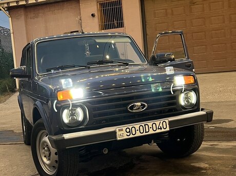 LADA (VAZ) Niva 2015