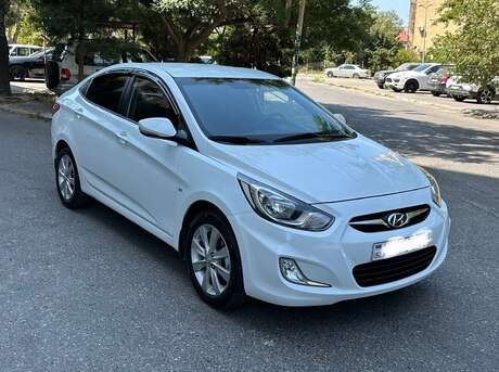 Hyundai Accent 2012
