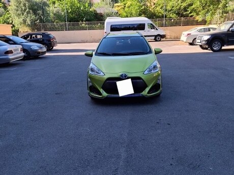 Toyota Aqua 2015