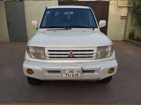 Mitsubishi Pajero io 1999